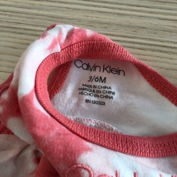 🎉3 For 15$🎉 Calvin Klein Baby Pink White Tie Dye Summer Dress Onesie Sz 3-6 M - Picture 4 of 4